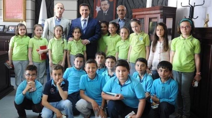 Metristepe İlkokulu &Ouml;ğrencileri Başkan Bakıcı&rsquo;yı Ziyaret Etti