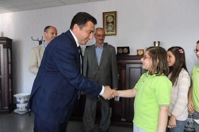 Metristepe İlkokulu &Ouml;ğrencileri Başkan Bakıcı&rsquo;yı Ziyaret Etti 3