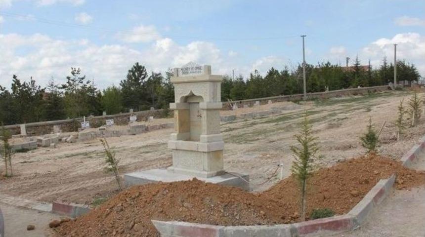 Sarıkaya Belediyesi Yeni Mezarlık Alanında &Ccedil;evre D&uuml;zenlemesini Tamamlanıyor