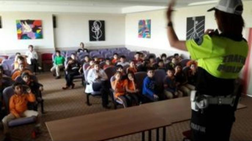 &Ouml;ğrencilere Trafik Eğitimi