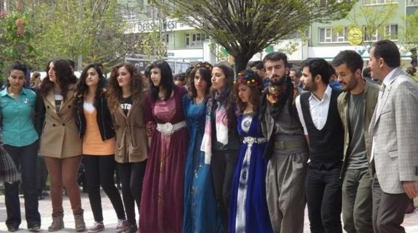 Van&rsquo;da Anadil G&uuml;n&uuml; Etkinliği