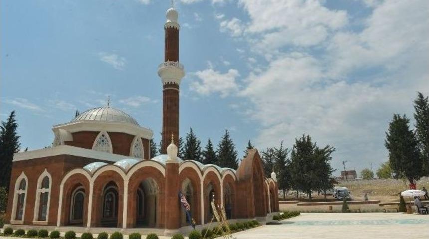 İlk Cuma Namazı &lsquo;mira&ccedil; Kandilinde Kılındı