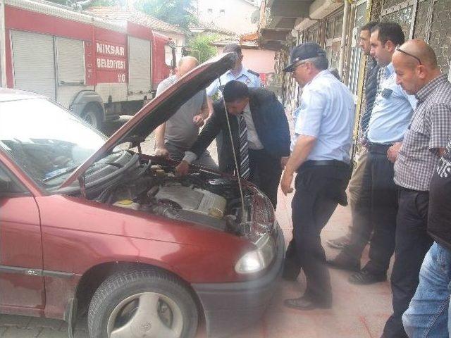 Park Halindeki Otomobilden Sızan Gaz Korkuttu