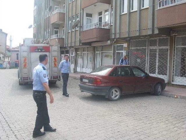 Park Halindeki Otomobilden Sızan Gaz Korkuttu