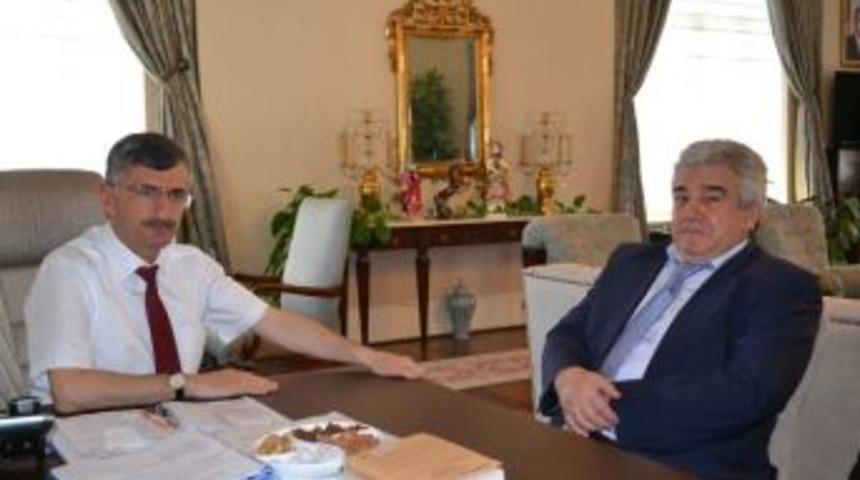 İl Se&ccedil;im Kurulu Başkanı Ramazan U&ccedil;ak Vali Bektaş&rsquo;ı Ziyaret Etti