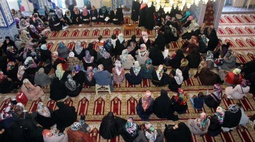 G&uuml;m&uuml;şhane&rsquo;de Kadın Kuran Kursu &Ouml;ğrencileri İ&ccedil;in Veda Programı D&uuml;zenlendi