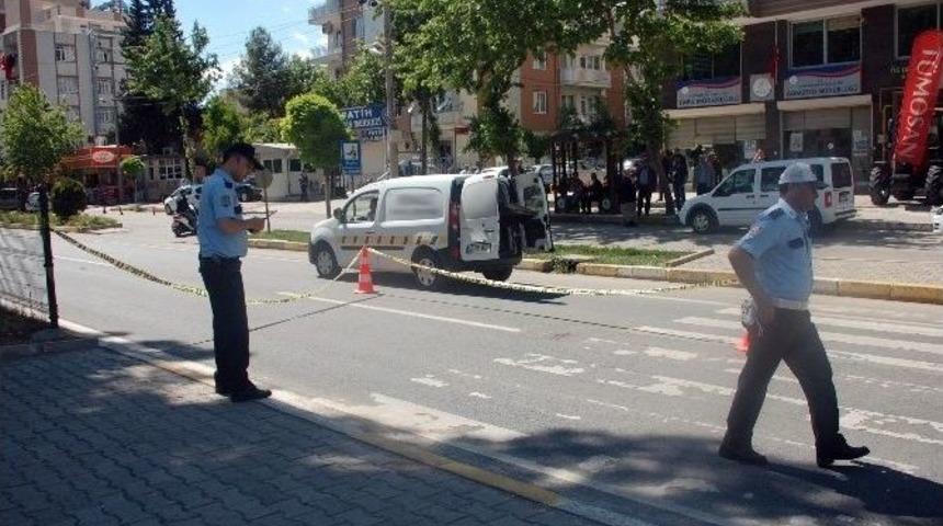 Otomobil Yayaya &Ccedil;arptı: 1 Yaralı