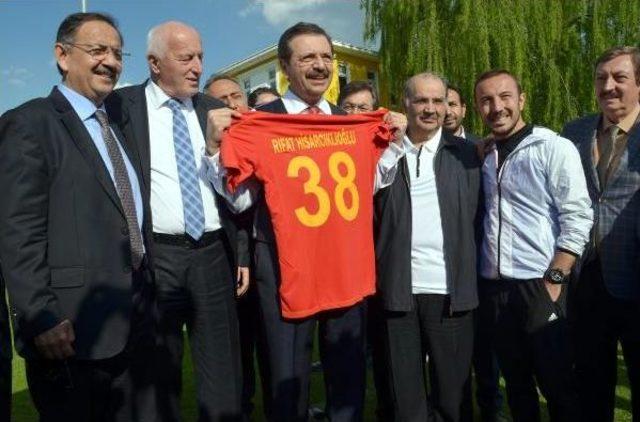 Tobb Başkanı Kayserispor’U Ziyaret Etti