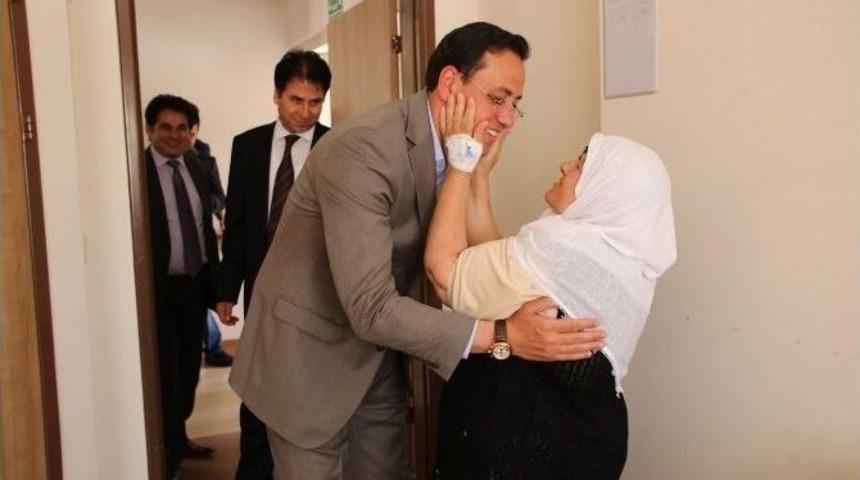 Ak Parti Milletvekili Adaylarından Hastalara Moral Ziyareti