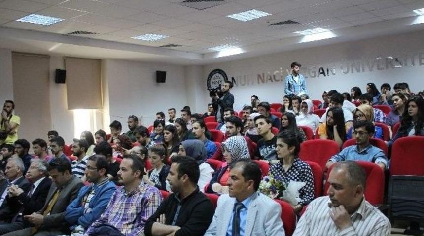 Kayserispor&rsquo;un Başarılı Futbolcusu Mert Nobre &Uuml;niversite &Ouml;ğrencileriyle Buluştu