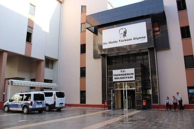 İskenderun’da Belediye Binasında Yangın