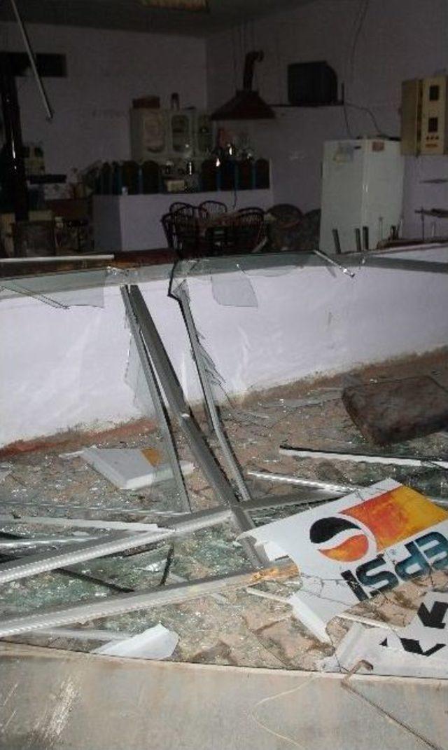 Elazığ’da Çay Ocağında Patlama: 2 Yaralı 3