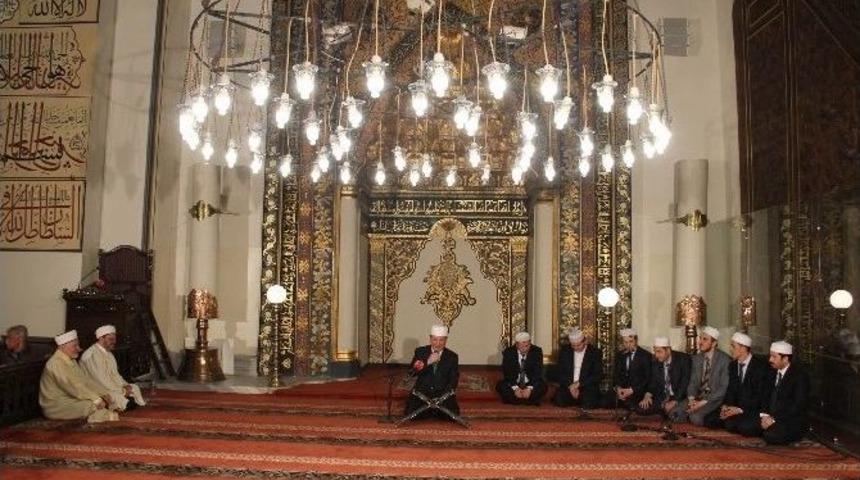 Mira&ccedil; Kandili&rsquo;nde Camiler Doldu Taştı