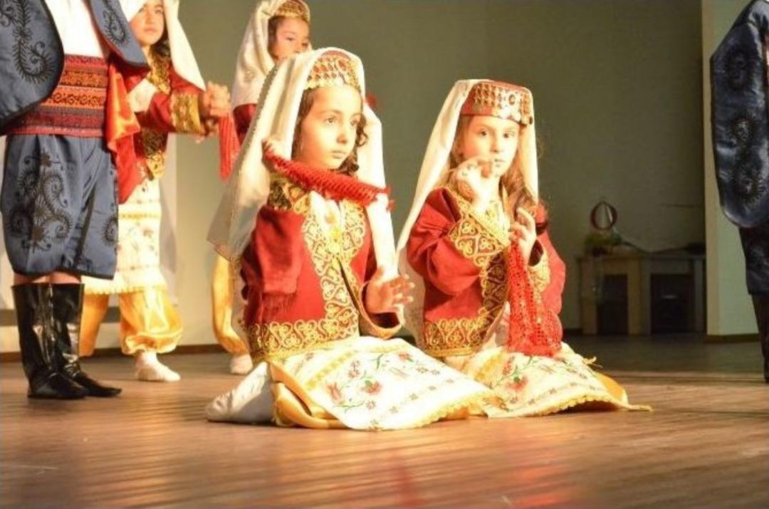 Miniklerin Okuma Bayramı Coşkulu Ge&ccedil;ti