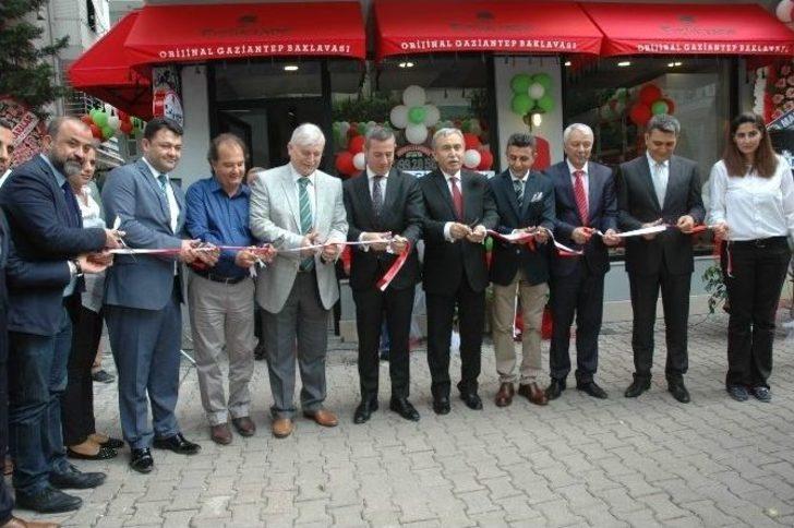 Fıstıkzade Baklavalarının 9. Şubesi Adana’da Açıldı G2