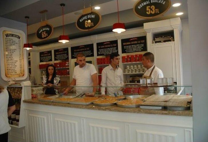 Fıstıkzade Baklavalarının 9. Şubesi Adana’da Açıldı G4