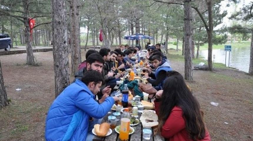 Metalürji Ve Malzeme Mühendisliği Bölüm Öğrencileri Piknikte Buluştu