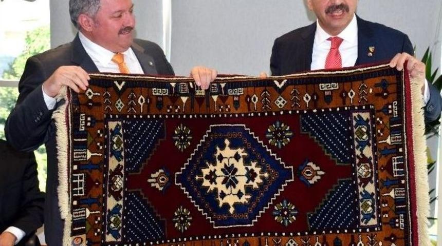 Hisarcıklıoğlu&rsquo;ndan Kosb&rsquo;nin Yeni Y&ouml;netimine Hayırlı Olsun Ziyareti