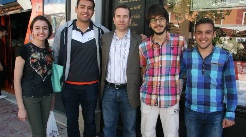 Ak&uuml; Sağlık Meslek Y&uuml;ksekokulu &Ouml;ğrencileri Engellileri Unutmadı