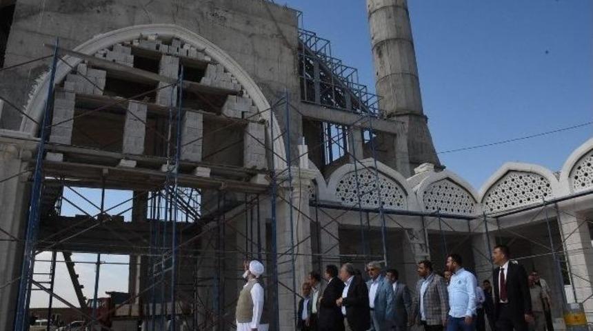 Vali K&uuml;&ccedil;&uuml;k Mevlana K&uuml;lliyesinde İncelemelerde Bulundu