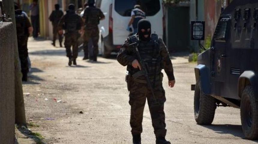 &Ouml;zel Hareket Timi'ni G&ouml;r&uuml;nce Teslim Oldular