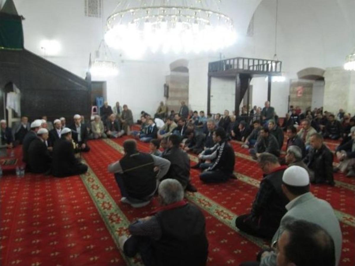 Mira&ccedil; Kandili İle Camiler Doldu