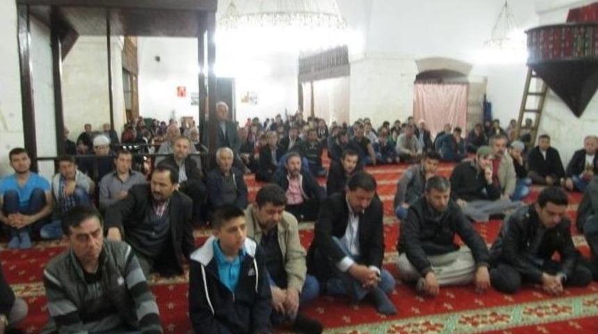 Cuma Vaazında Cemaate Dolandırıcı Uyarısı Yapıldı