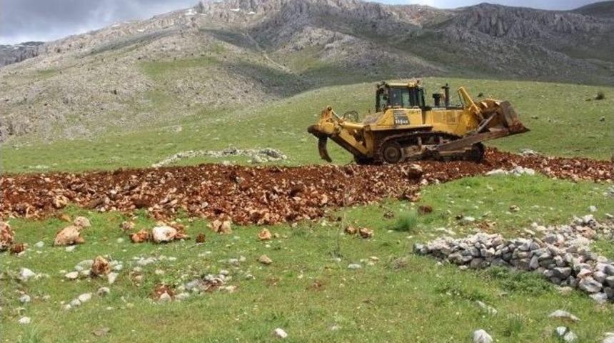 Ekin&ouml;z&uuml;&rsquo;nde Yayla Yollarına Bakım &Ccedil;alışması Başladı
