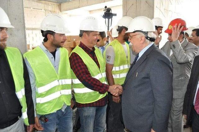 Bakan Avcı Stadyum İnşaatını Ve Eskişehirspor Tesislerini Ziyaret Etti 1