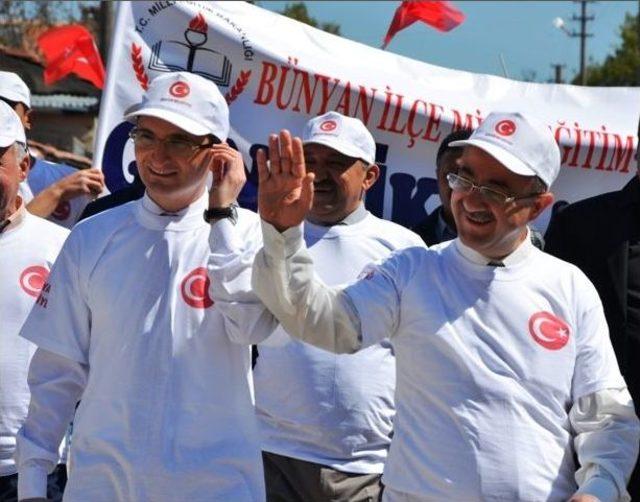 Bünyan’da Dev Gençlik Yürüyüşü