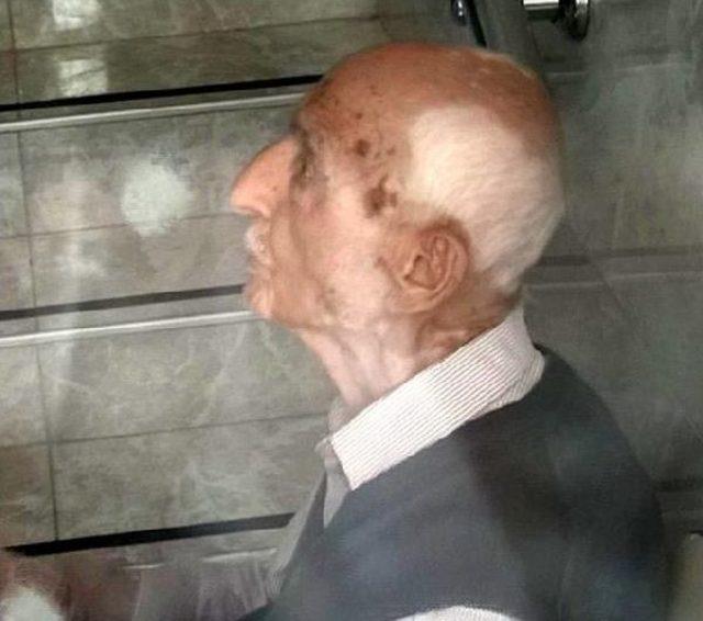 Yaşlı Adamın 200 Bin Lirası Ile Altınlarını Dolandıran 2 Şüpheli Yakalandı