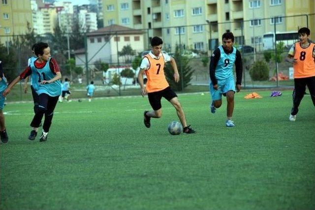Aliağa Bahar Futbol Turnuvasının Şampiyonları Belli Oldu 1