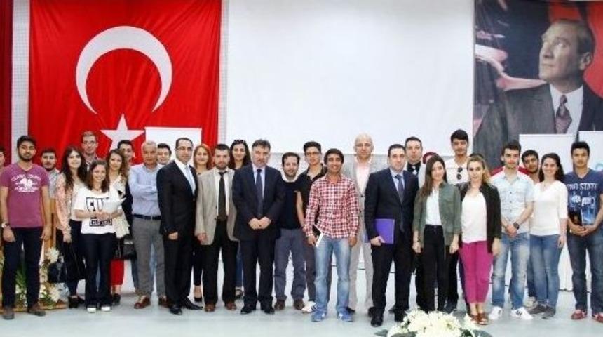 "yakın Tarih Bilinci" Panelinde Darbeler Tartışıldı