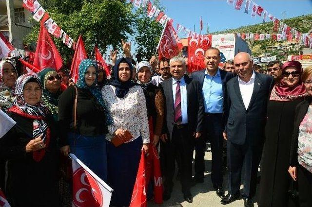 Karaisalı’da Mhp Coşkusu