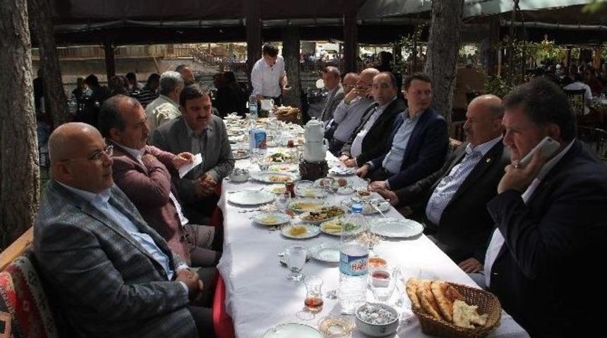 B&uuml;ro Memur Sen &Uuml;yeleri Kahvaltıda Bir Araya Geldi