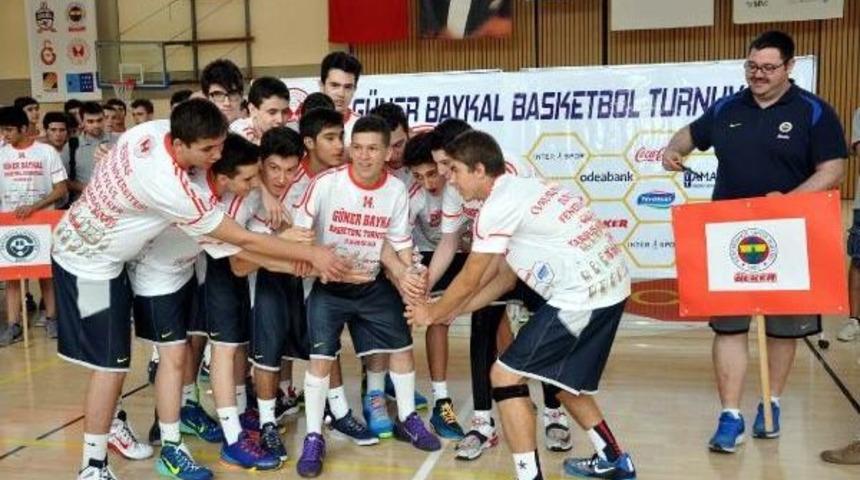 Beşiktaş'ı Yenen Fenerbah&ccedil;e &Uuml;lker Şampiyon