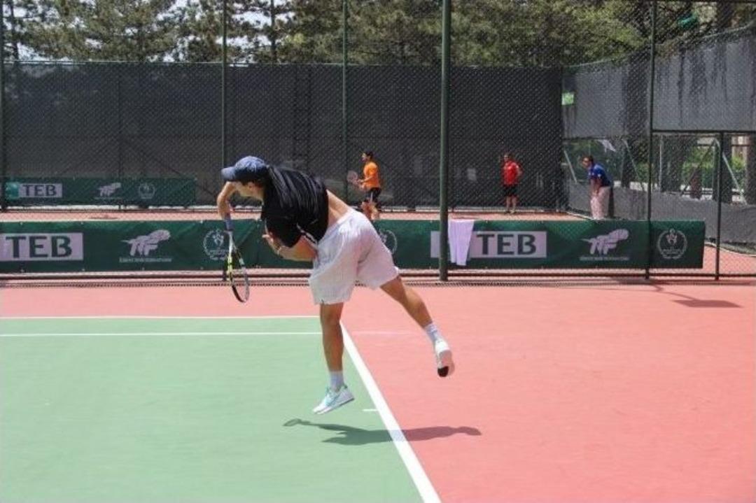 Anadolu &Uuml;niversitesi&rsquo;nde Tenis Heyecanı