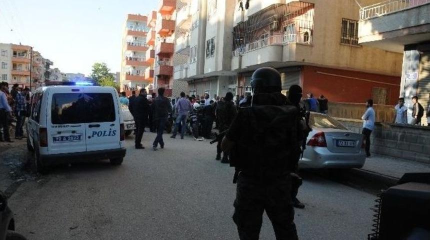 Batman&rsquo;da Silahlı Kavga: 3 G&ouml;zaltı