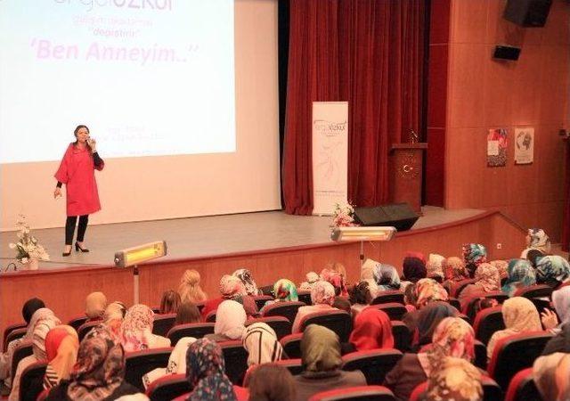 Ahlat&rsquo;ta Anneler G&uuml;n&uuml; Programı 2