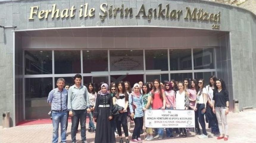 Yozgat Gen&ccedil;lik Merkezi&rsquo;nin Şehir Tanıtım Gezileri S&uuml;r&uuml;yor