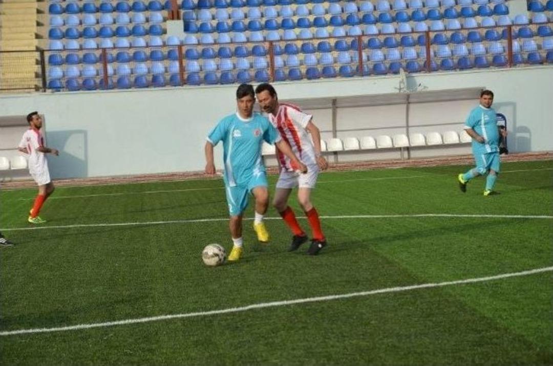 Protokol Ve Gazetecilerin Ma&ccedil;ında &rsquo;dostluk&rsquo; Kazandı