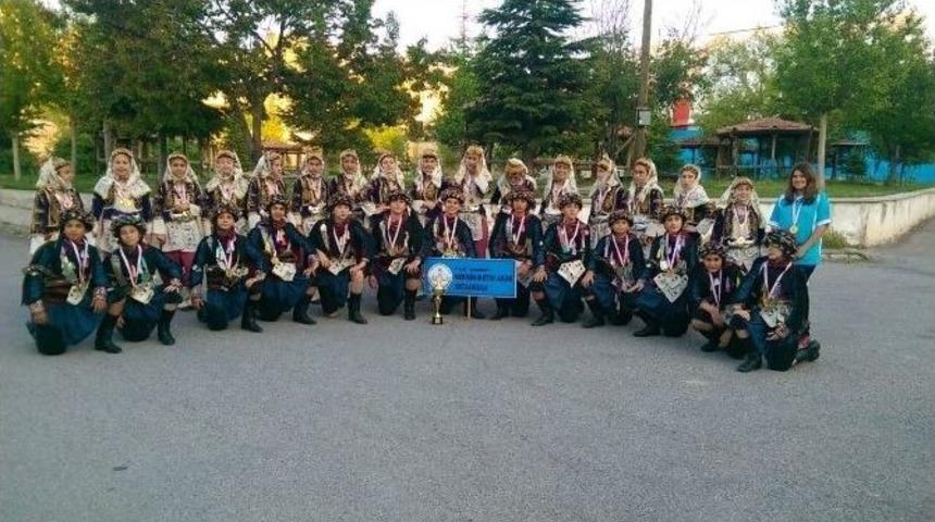 Kuşadası Nermin-metin Akar Ortaokulu, T&uuml;rkiye Şampiyonu Oldu