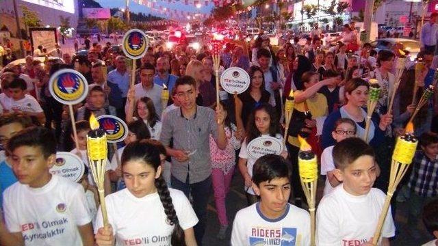 Ted Batman Koleji, Batman’ın İl Oluşunun 25. Yılını Fener Alayıyla Kutladı