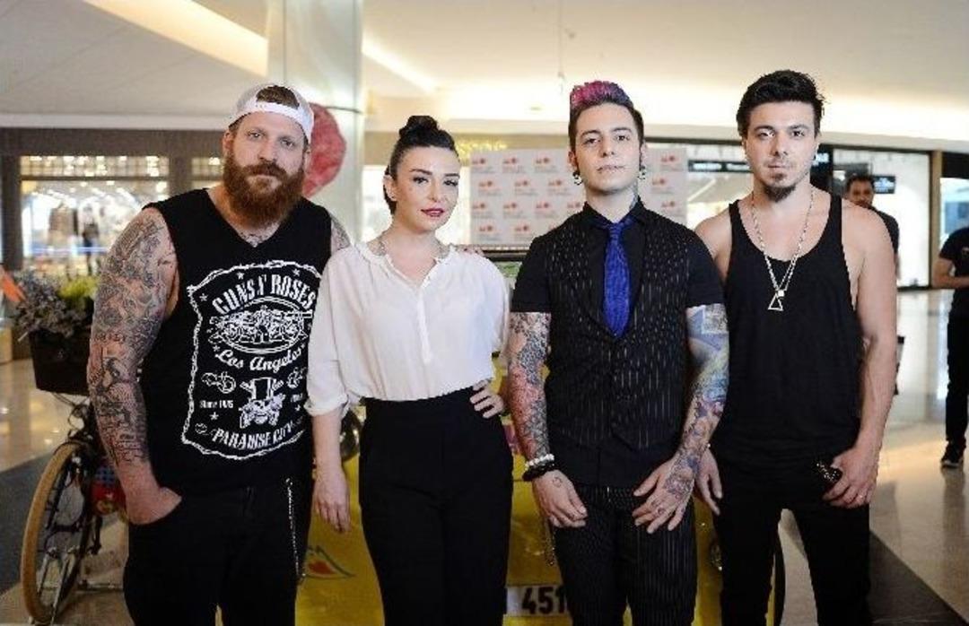 Mall Of İstanbul 1.yıl Kutlamalarında Model Sevenlerine Unutulmaz Anlar Yaşattı