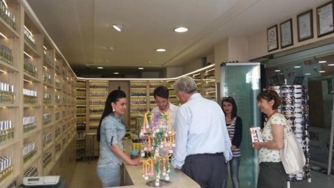 Chp Milletvekili Adayı Zafer Teber Esnafı Gezdi