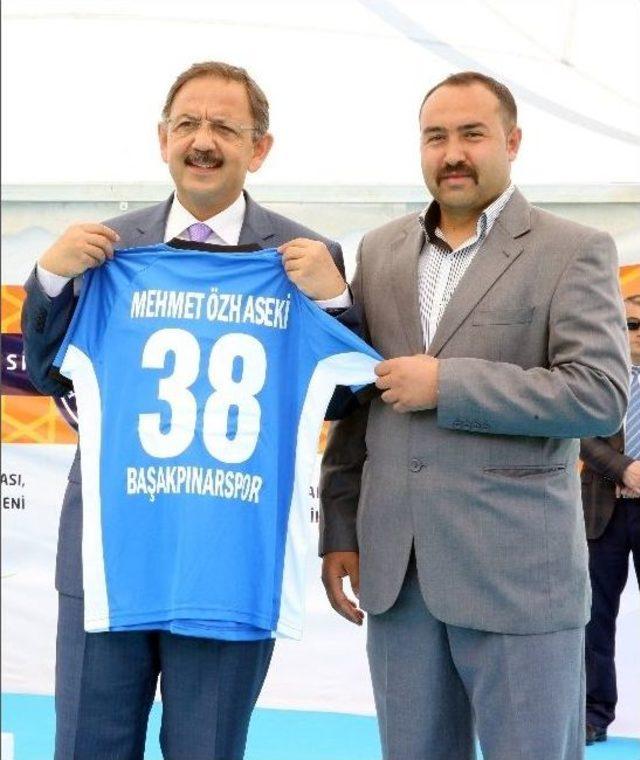 Başakpınar’a Muhteşem Futbol Sahası