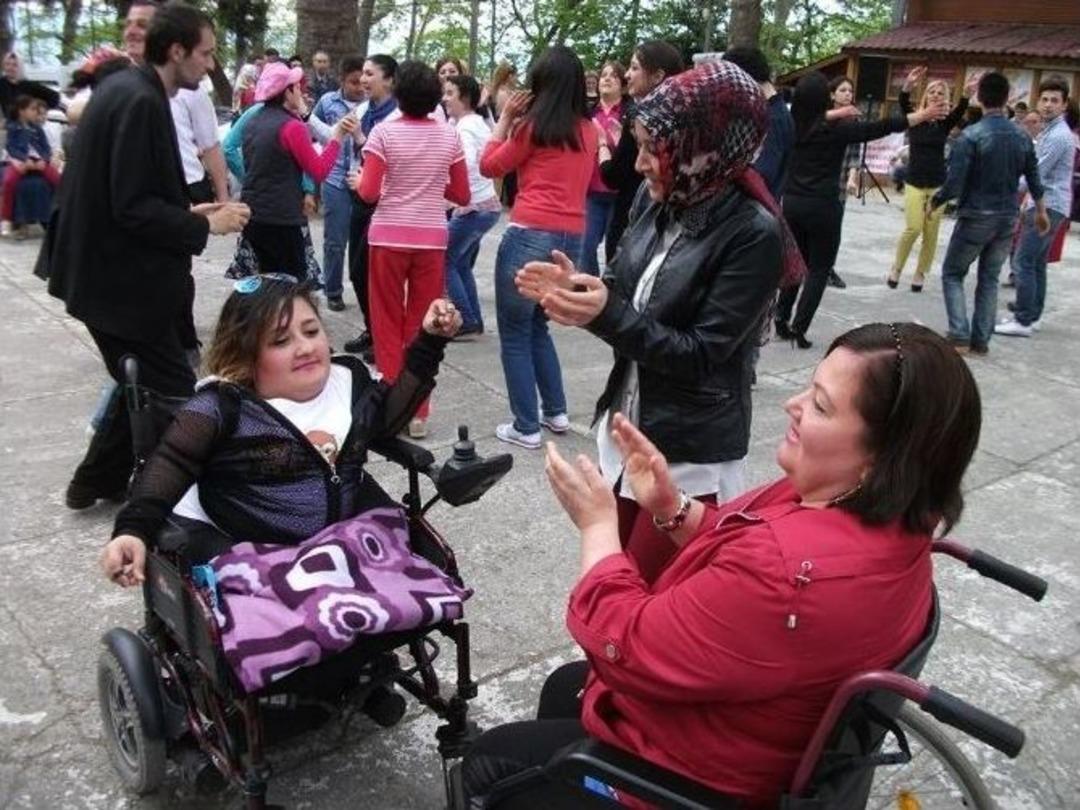 Engelliler, Giresun Kalesi&rsquo;nde Doyasıya Eğlendi