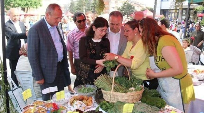 Vali Ali Fidan D&uuml;zce Otları Tych Bereket Şenliğine Katıldı