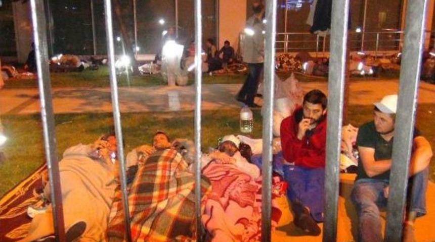 Renault Ve Tofaş'ta Iş Bırakma Eylemine Devam