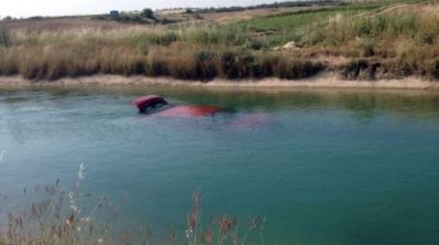 Otomobiliyle Sulama Kanalına U&ccedil;tu